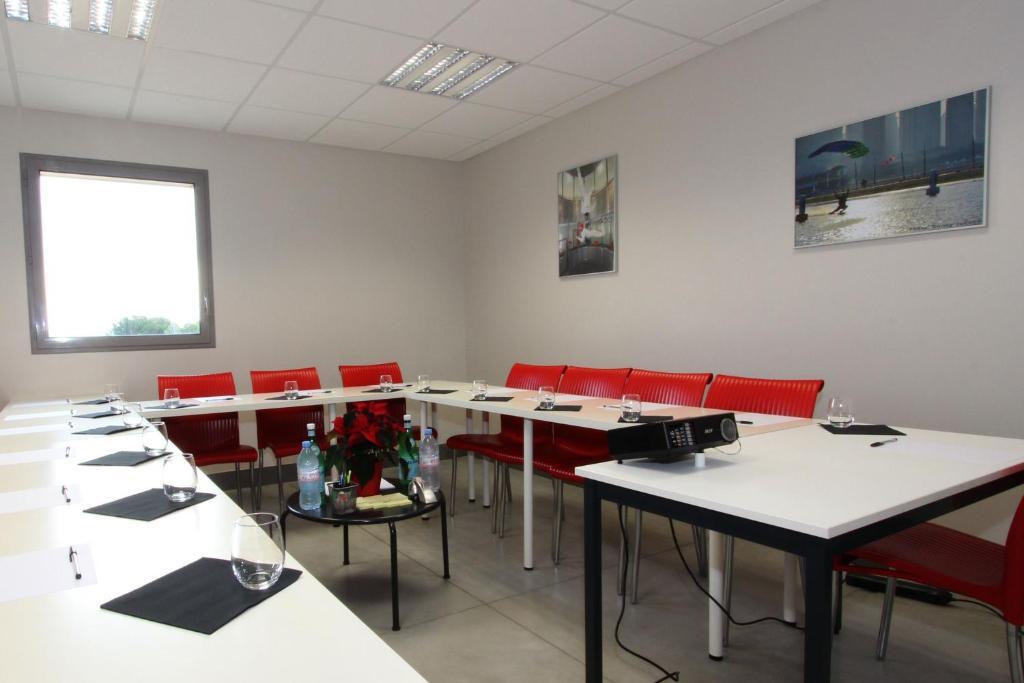 Auberge Flyzone Lézignan-Corbières Esterno foto
